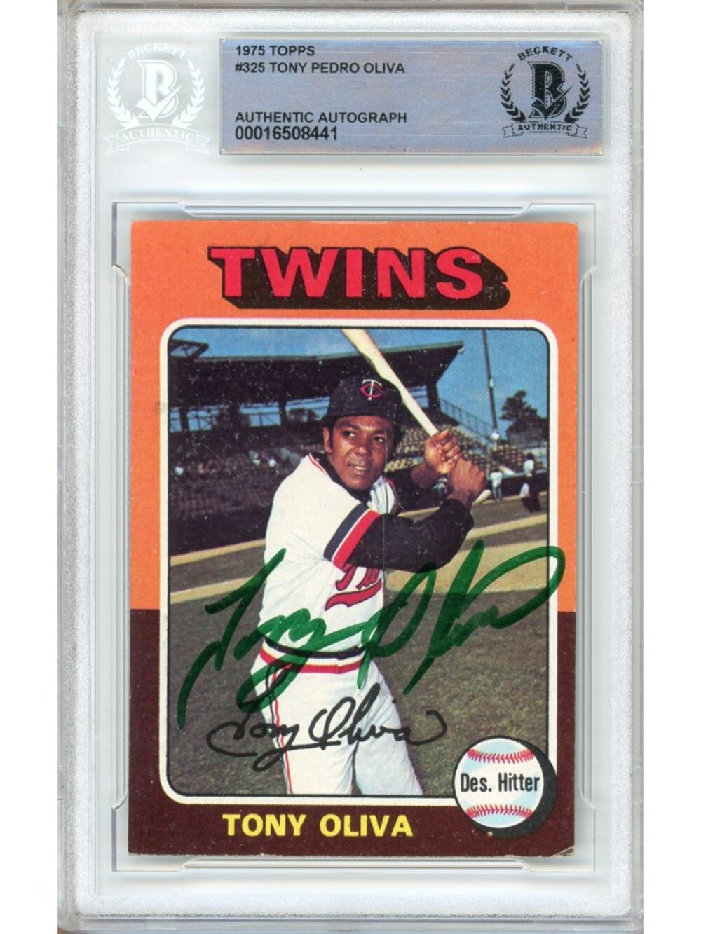 Tony Oliva Signed 1975 Topps #325 Minnesota Twins HOF Beckett BAS Slab Auto MLB
